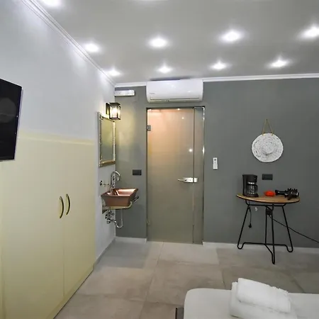 Vasiliki Venetian Apartment
