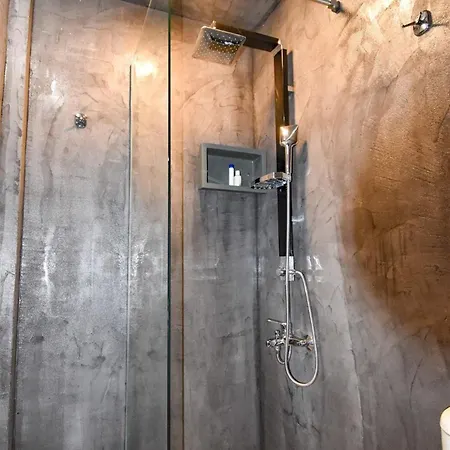 Vasiliki Venetian * Hriszí Aktí Haniá